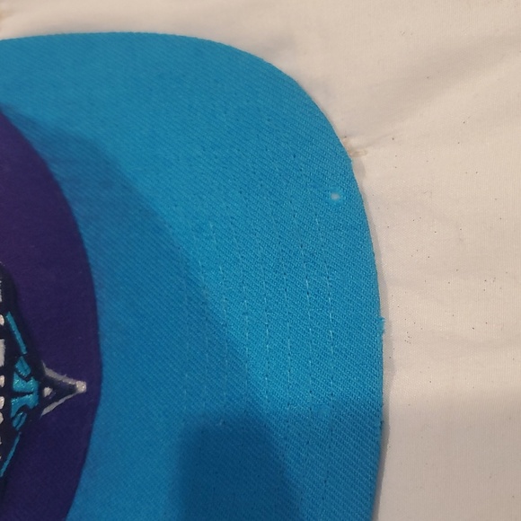 Charlotte Hornets Snapback Black and Teal Hat - Picture 3 of 6